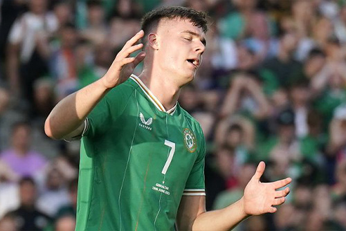 ยิงเยอะจนเจ็บ เฟอร์กูสัน ถอนตัวทัพ ยักษ์เขียว