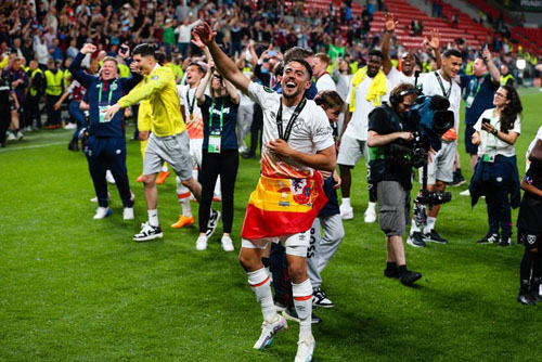 สัปดาห์แห่งความสุข! ฟอร์นาลส์ เข้าพิธีวิวาห์หลังคว้าแชมป์กับ ขุนค้อน